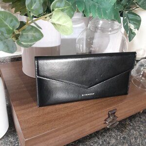GIVENCHY Auth Clutch Wallet